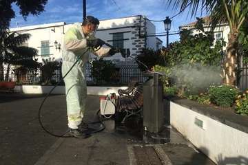 Limpieza desinfecta el casco histórico de Telde (Foto TA)